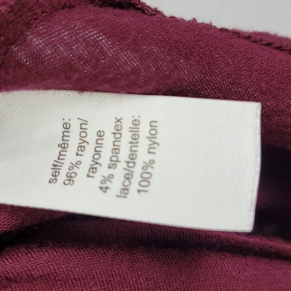 Lace burgundy sleevless tunic top - Picture 7 of 7